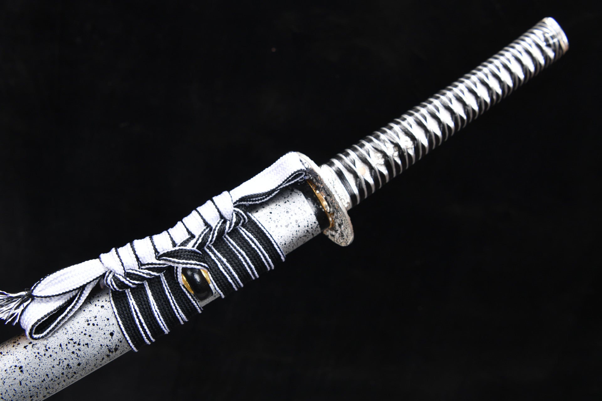26-inch High Performance Makeup Research Samurai Sword - Silver Dragon Fighting Sword