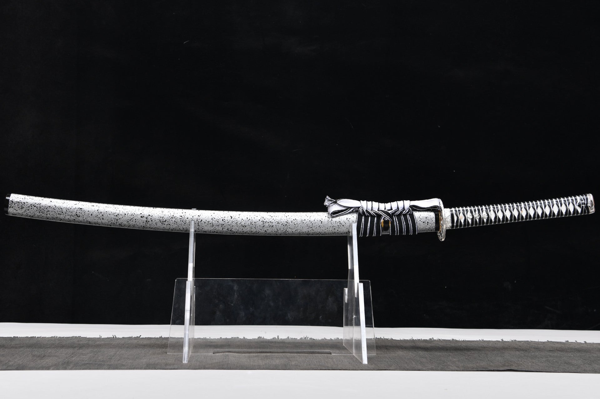 26-inch High Performance Makeup Research Samurai Sword - Silver Dragon Fighting Sword