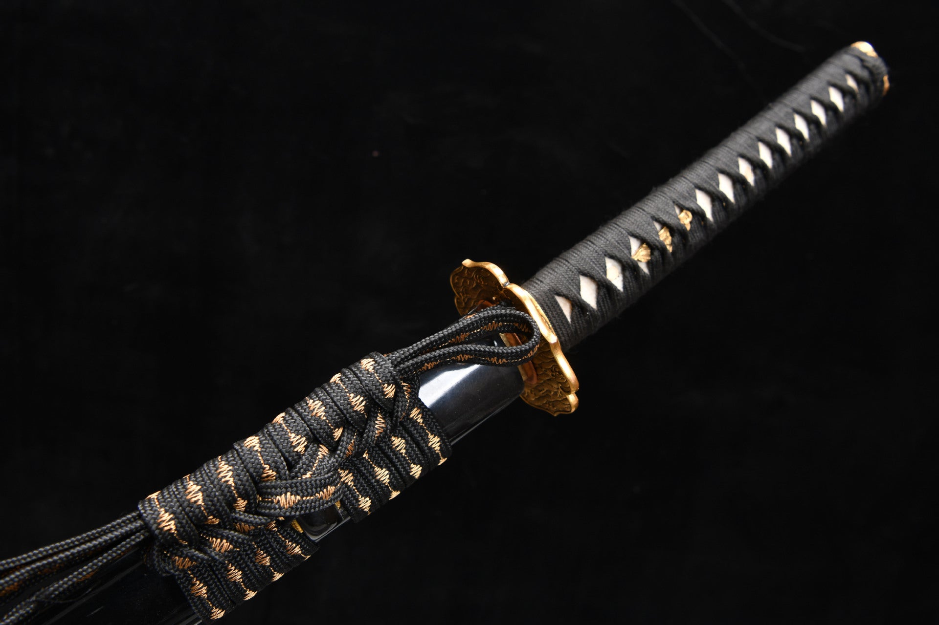 26-inch T10 Steel Sword - Maki-e Golden Dragon Sword