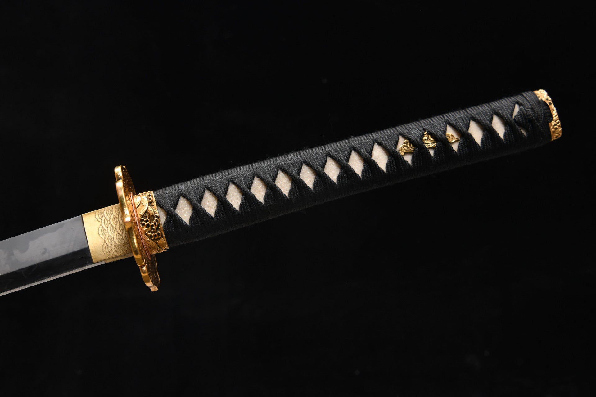 26-inch T10 Steel Sword - Maki-e Golden Dragon Sword