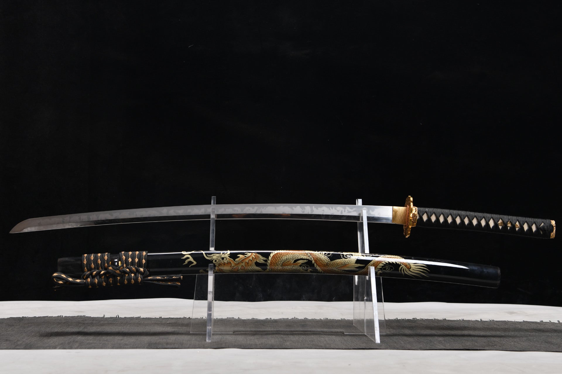 26-inch T10 Steel Sword - Maki-e Golden Dragon Sword