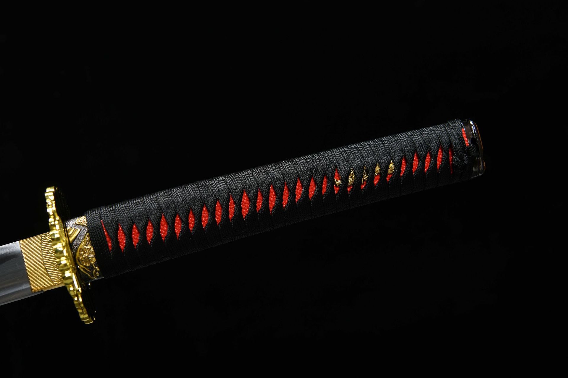Chrysanthemum-patterned sword