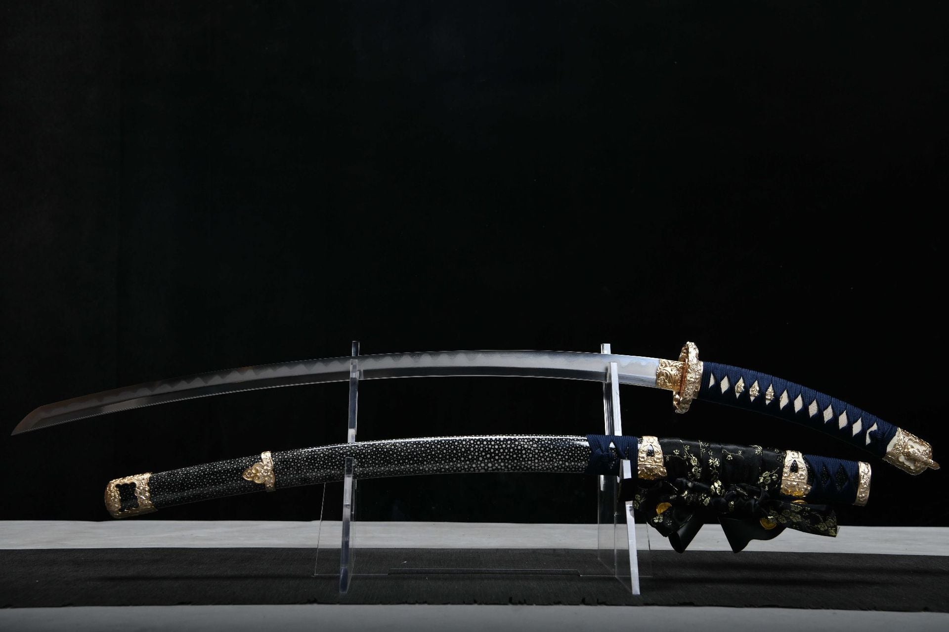 26-inch Patterned Steel Burnished Edge Shisouken Sakura Taijutsu (Hilt Reverse)