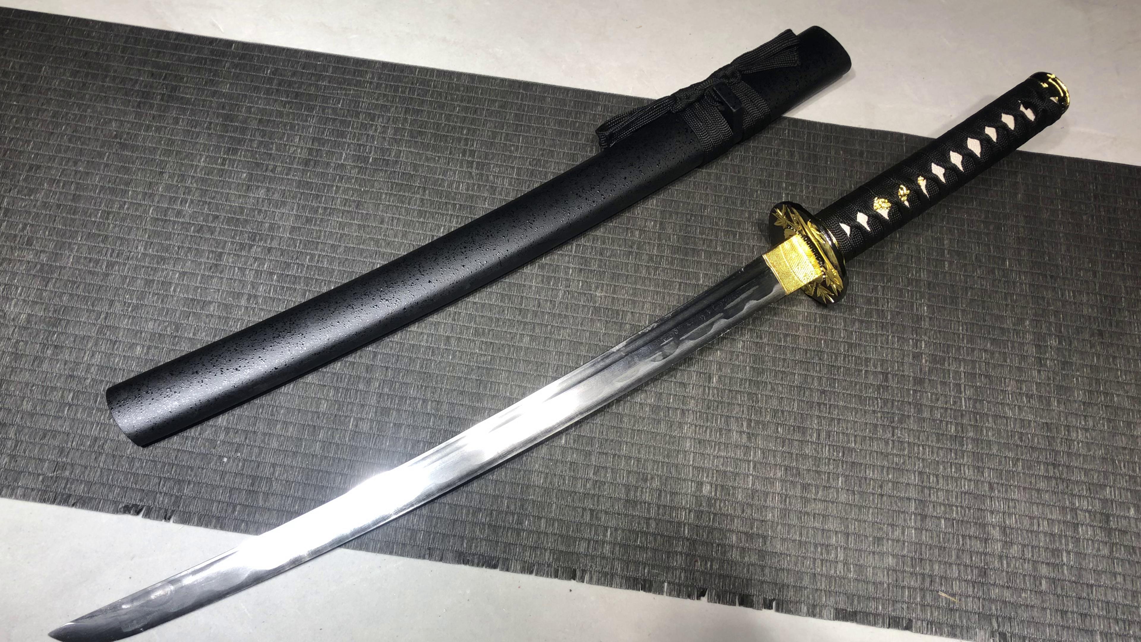 340 New Handmade Medium 20" Medium Carbon Steel Samurai Sword - Gold Bamboo Rib Differences