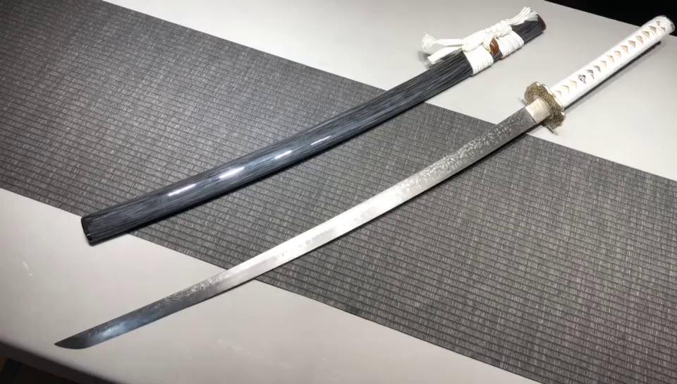 1400 Long 26 Stone Washed Patterned Steel Samurai Sword Beating Sword - Rising Dragon