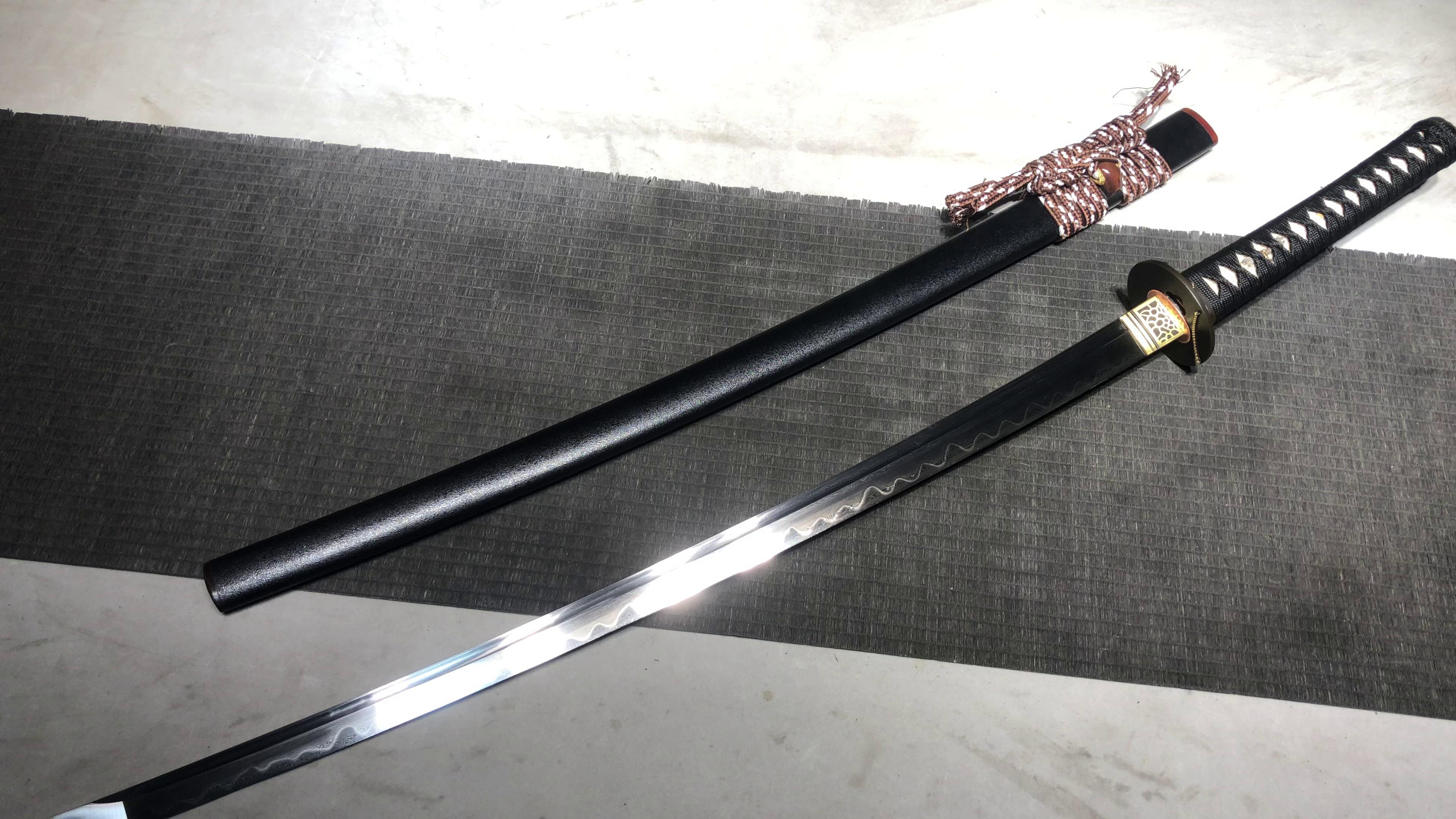 1400 New Handmade Long Gilt Mounted 26 Patterned Steel Burnished Blade Samurai Sword - Dragonfly Fighting Sword