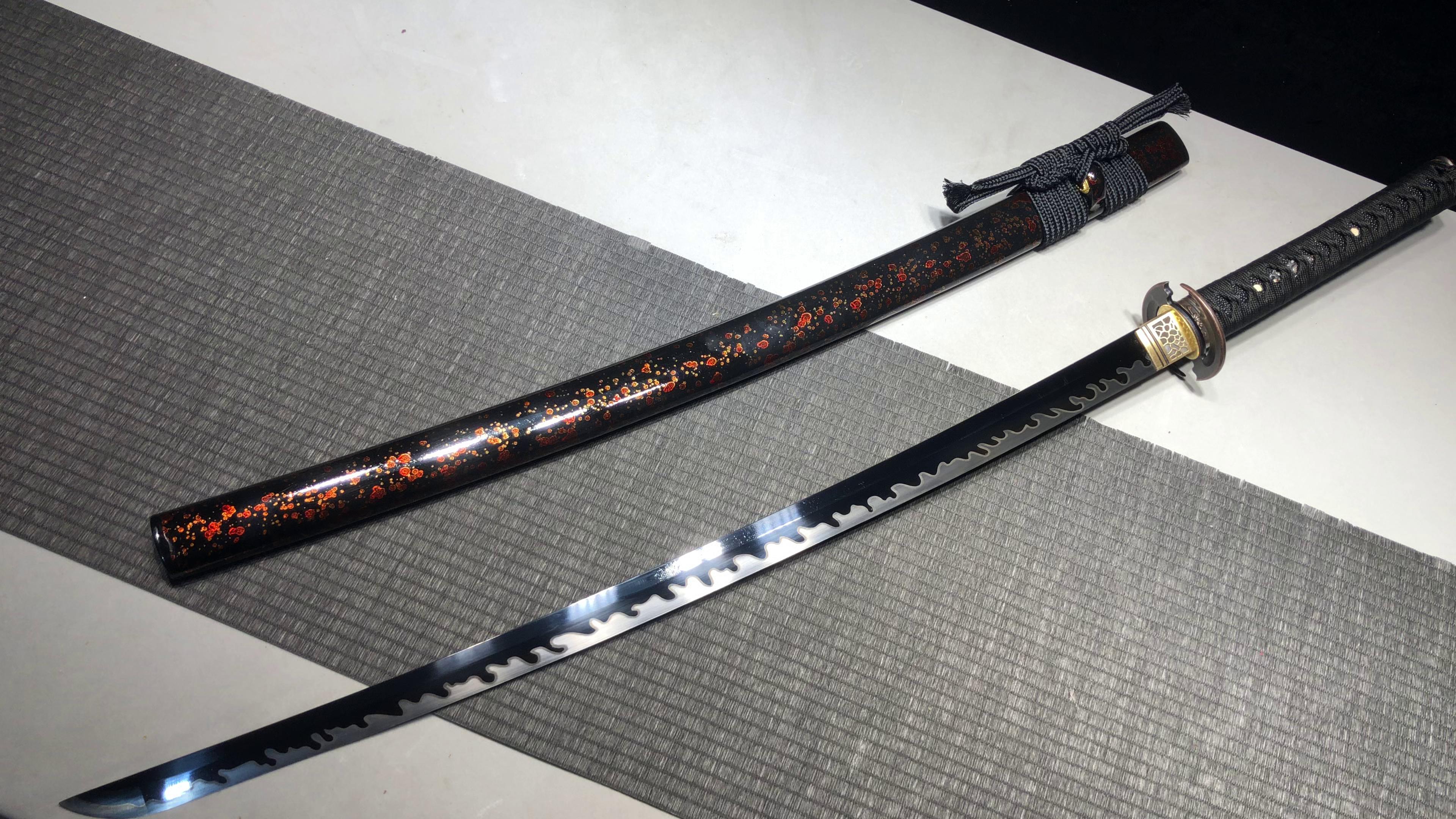 1800 New Handmade Long 26-inch Meteorite Iron Patterned Flower Patterned Steel Clip Steel Tang Horizontal Knife - Shengshi Tang Knife (Fishskin Handle)