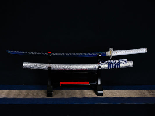 Blue Blade, Silver Mount: A Katana Embodied with Oriental Aesthetics