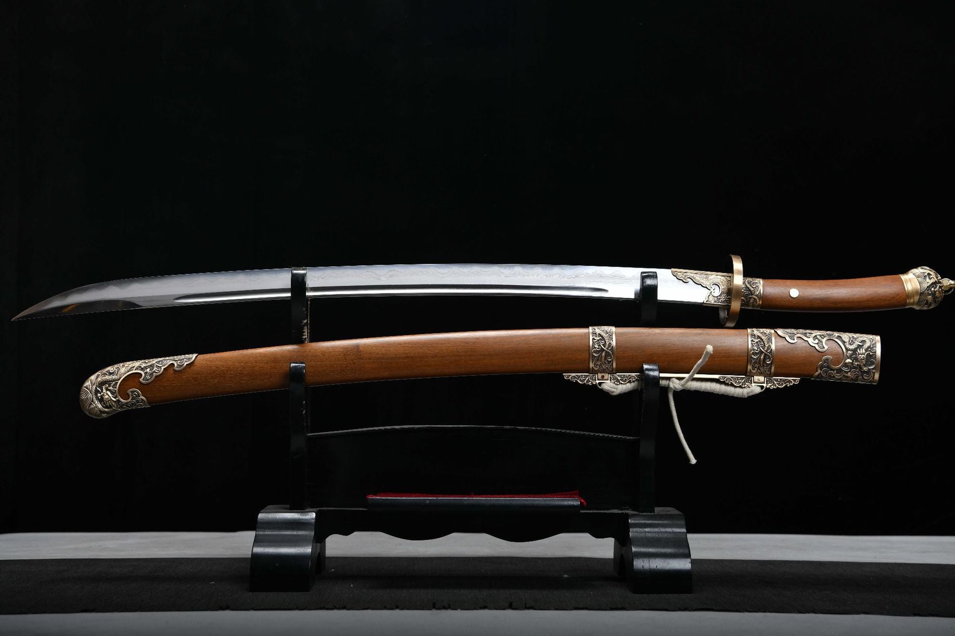 1700 New Handmade Long 26-inch Patterned Steel Burnt Edge Fighting Research Qing Knife - Water Dragon Goose Plume Knife