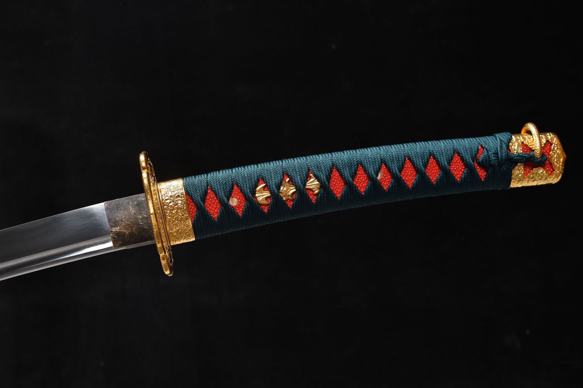 New handcrafted long 26-inch high manganese steel tachi - Chrysanthemum pattern tachi