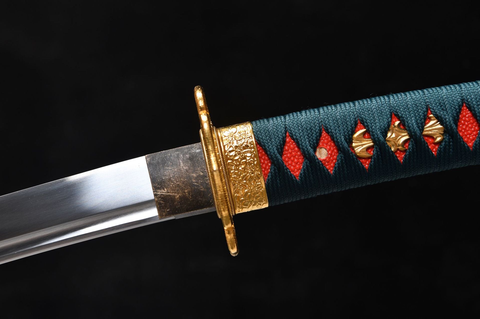 New handcrafted long 26-inch high manganese steel tachi - Chrysanthemum pattern tachi