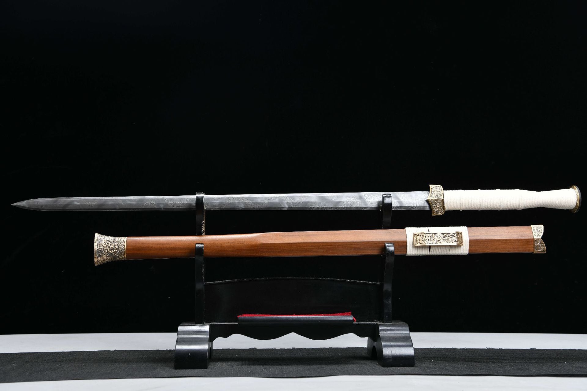 1300 New Handmade Long 28-inch Flower Patterned Steel Han Sword with Dragon Pattern--Supreme Han Sword