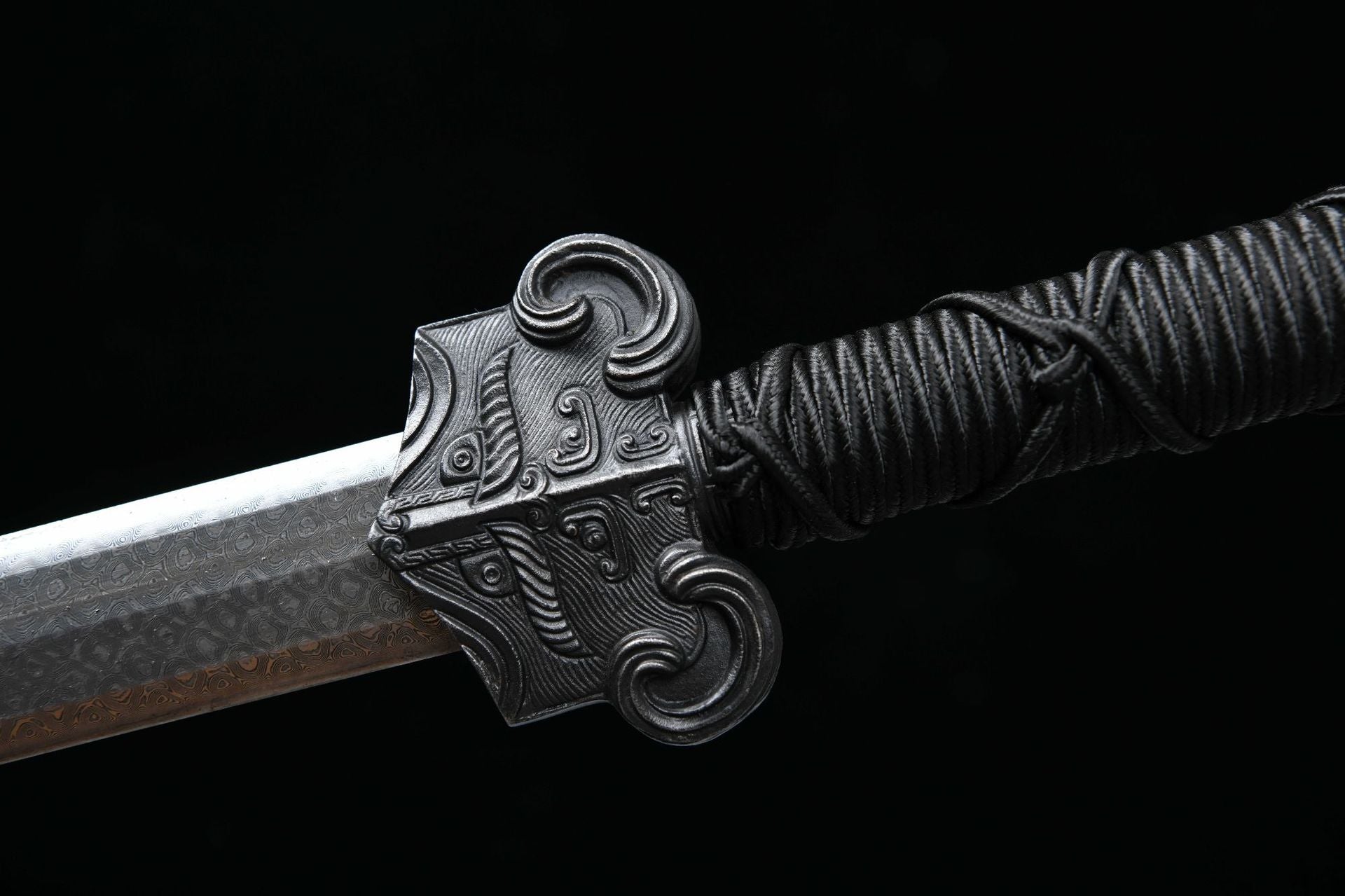 2180 New Handmade Long 28-inch Iron Mounted Han Sword with Dragon Scale Pattern - Sheep's Head Iron Sword