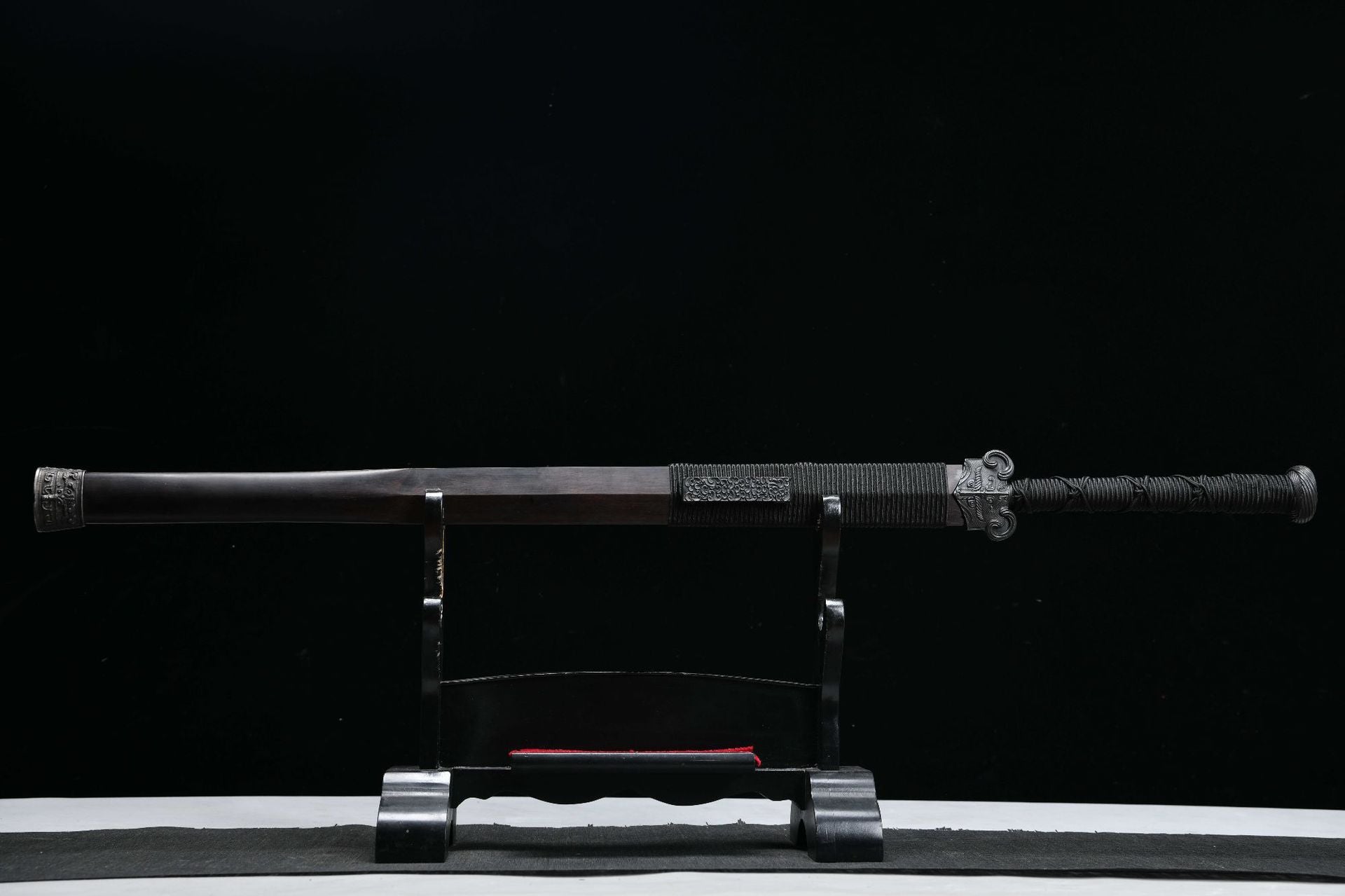 2180 New Handmade Long 28-inch Iron Mounted Han Sword with Dragon Scale Pattern - Sheep's Head Iron Sword