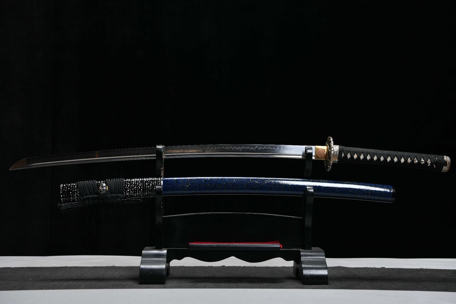 1200 New Handmade Long 26 T10 Burnished Blade Samurai Sword - Rolling Cloud Dragon