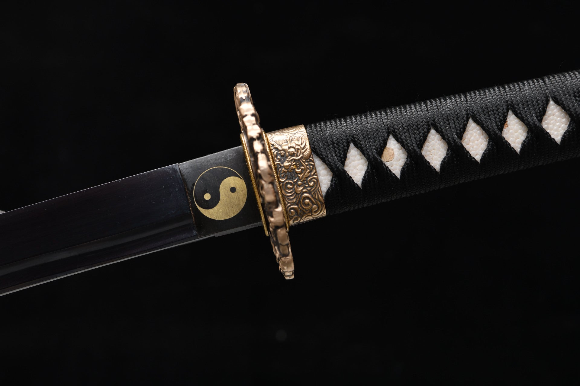26-inch High-Manganese Steel Blackened Katana - Iruyun Ryu-tachi