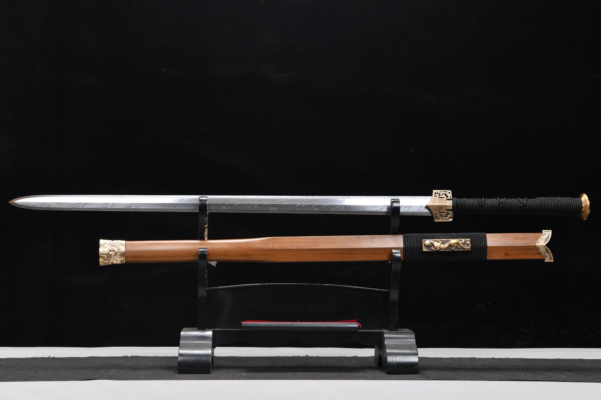 1160 New Handmade Long 28-inch Damascus Steel Eight-Faced Han Sword - Classic Chi-Dragon Han Sword