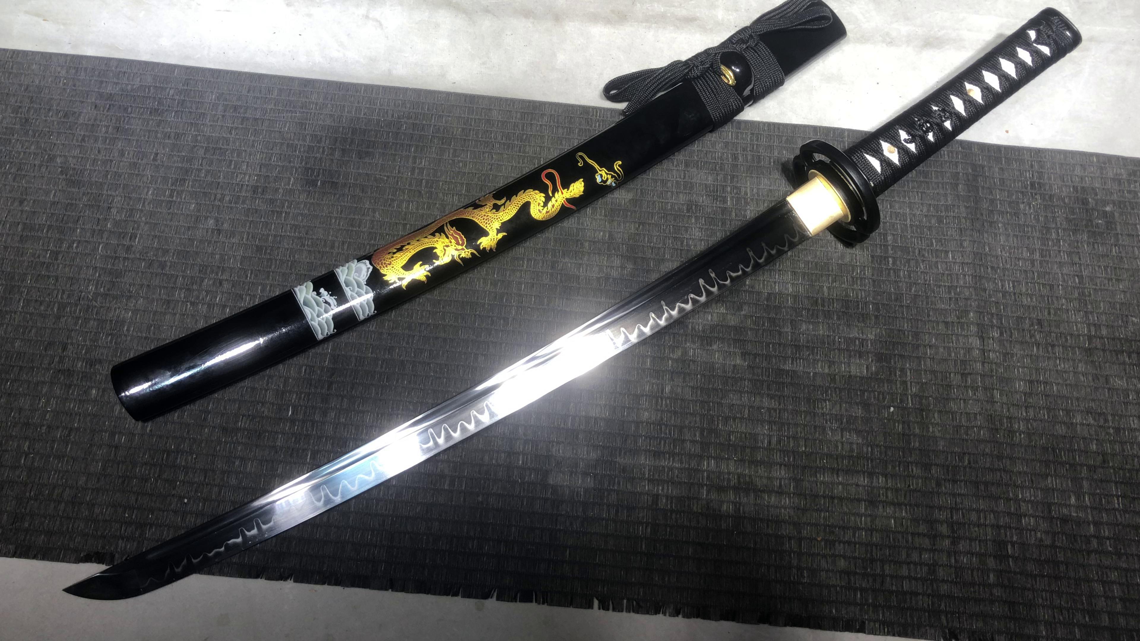 680 New Handmade Medium 20" T10 Burnished Blade Samurai Sword - Sea Dragon Rib Differences