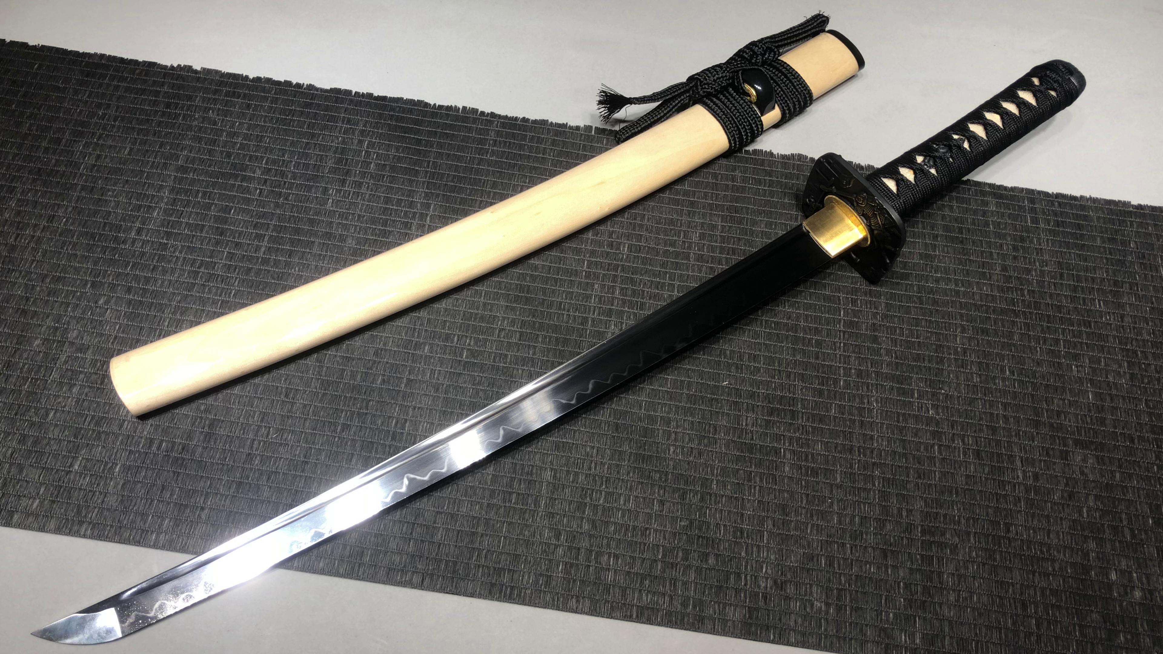 720 New Handmade Medium 20" T10 Burnished Blade Samurai Sword - Knight Rib Differences