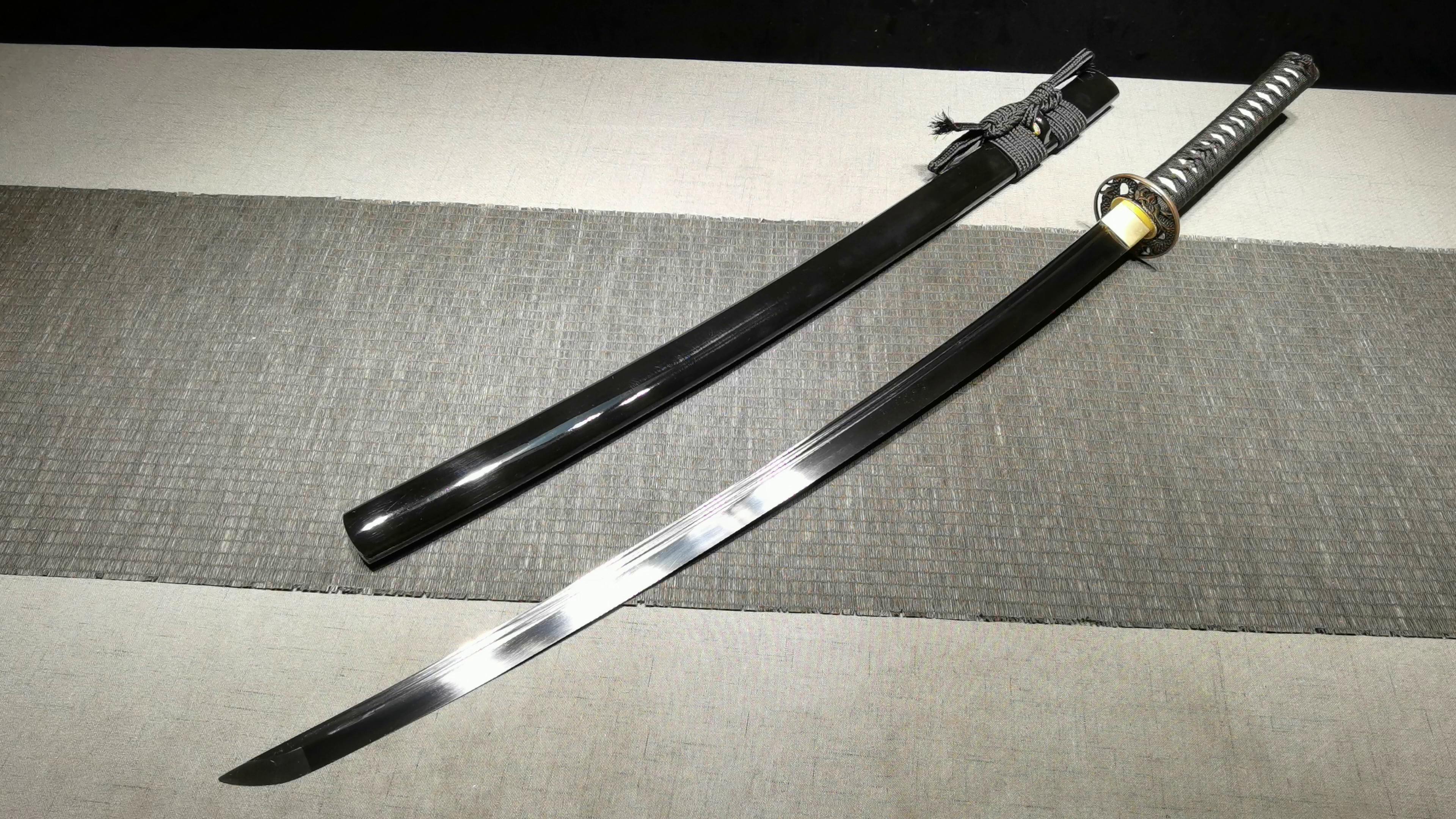 580 Specials Long 26 inch New Fighting Sword Samurai Sword - Red Dragon Fighting Sword