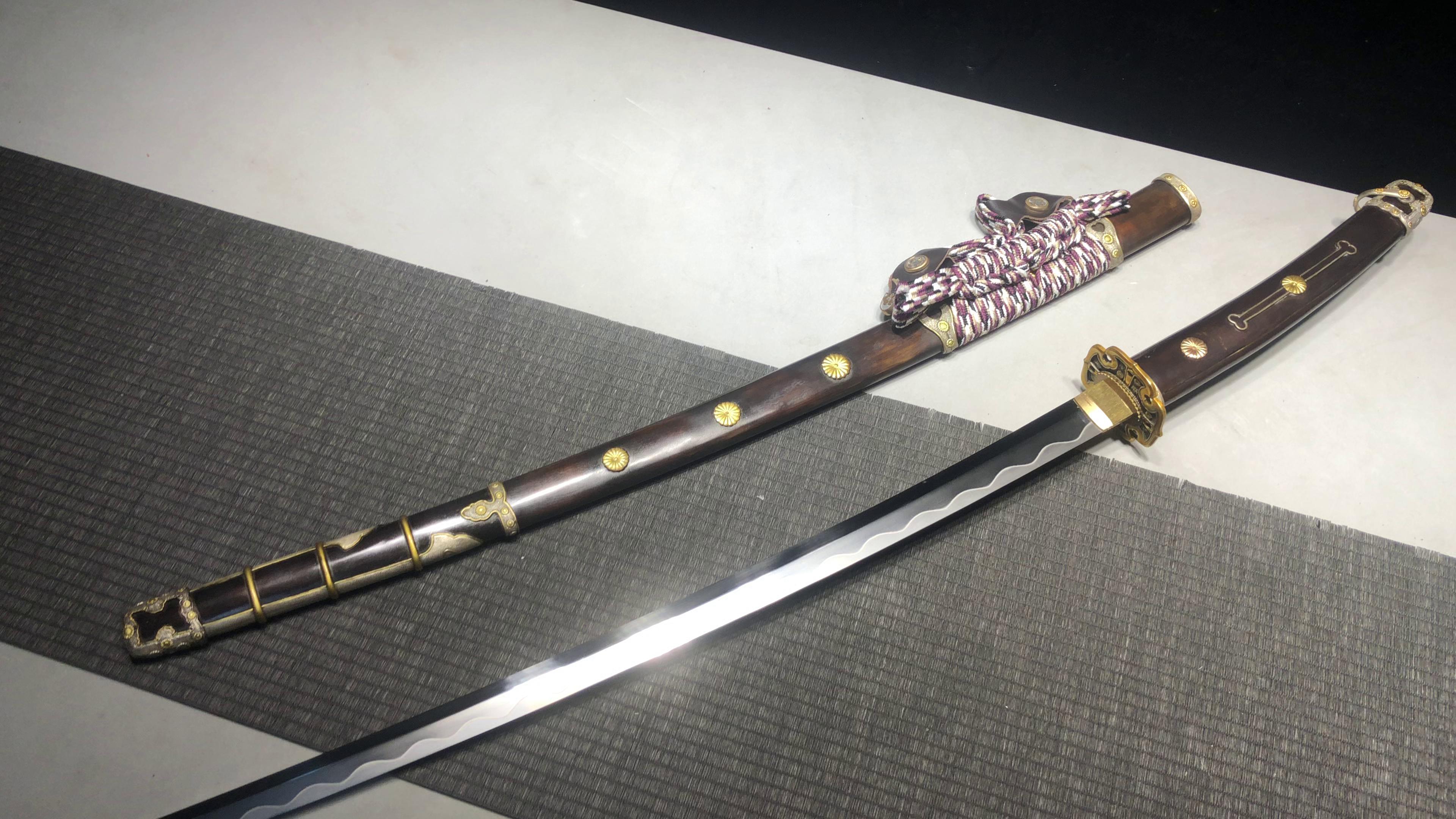 5600 NEW HANDMADE Long 26-inch Precision Steel Japanese Sanshiken Samurai Sword Taijutsu - Kikukuri Imperial Taijutsu (Pure Copper Sheath)