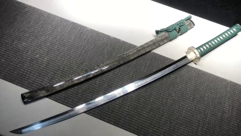 2500 Long 26 T10 Steel Splash Burnished Blade Makeup Research Samurai Blade - Silver Masonry