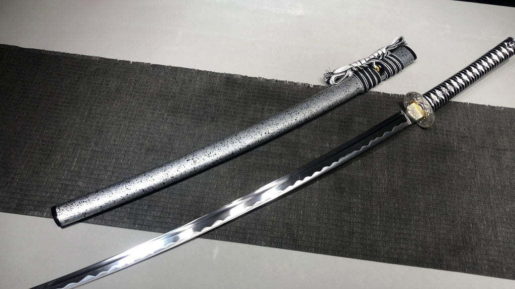 26-inch High Performance Makeup Research Samurai Sword - Silver Dragon Fighting Sword