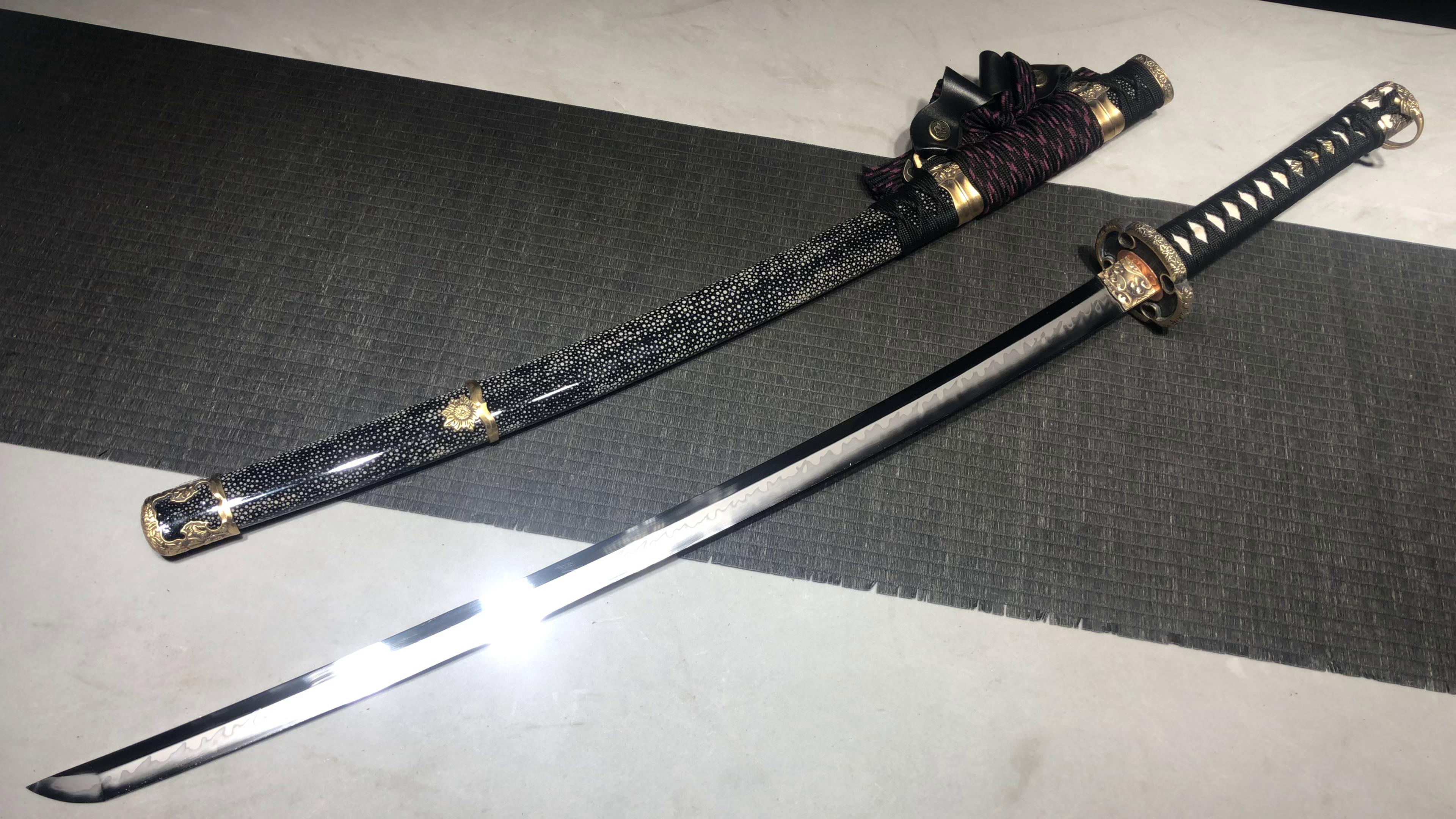 1680 New Handmade Long 26-inch T10 Steel Burnished Blade Sea Wave Pattern Taijutsu - Daisy Taijutsu (Fishskin Sheath)