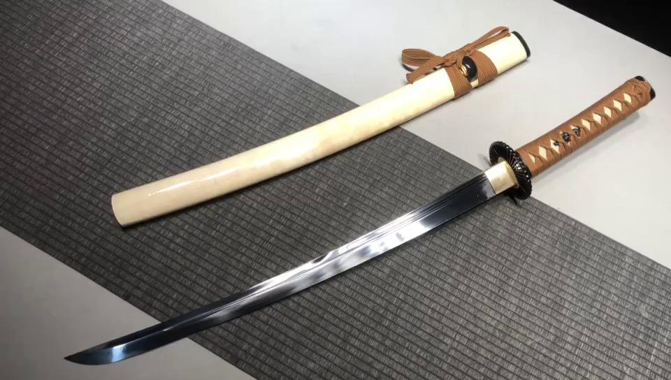600 Medium 20-inch high manganese steel katana Kobayashi Maru ----- Dark Chrysanthemum Rib Difference