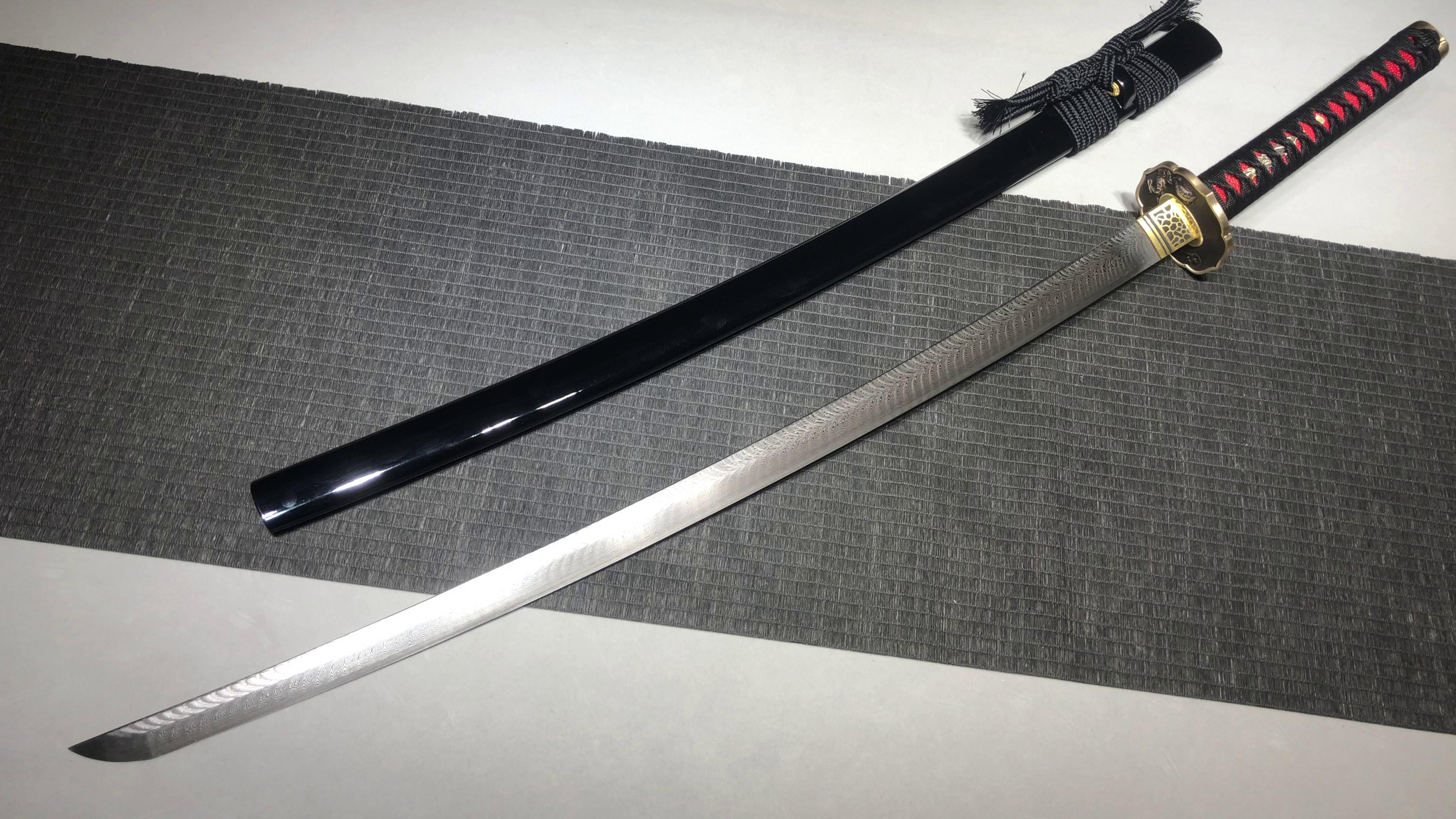 990 New Handmade Long 26-inch Dama Feather Pattern Stone Washed Samurai Sword - Green Dragon Fighting Sword